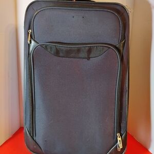American Valet Travel Pull Luggage Bag